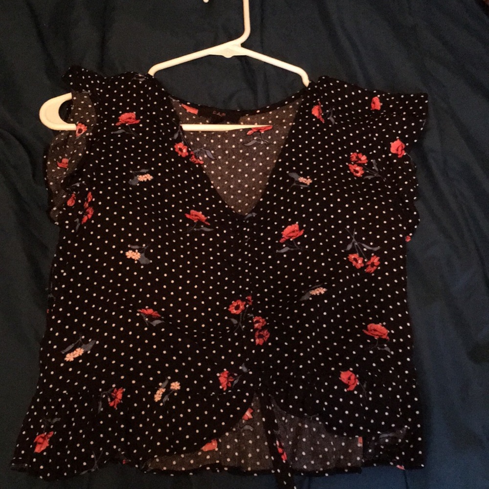 Black floral crop top